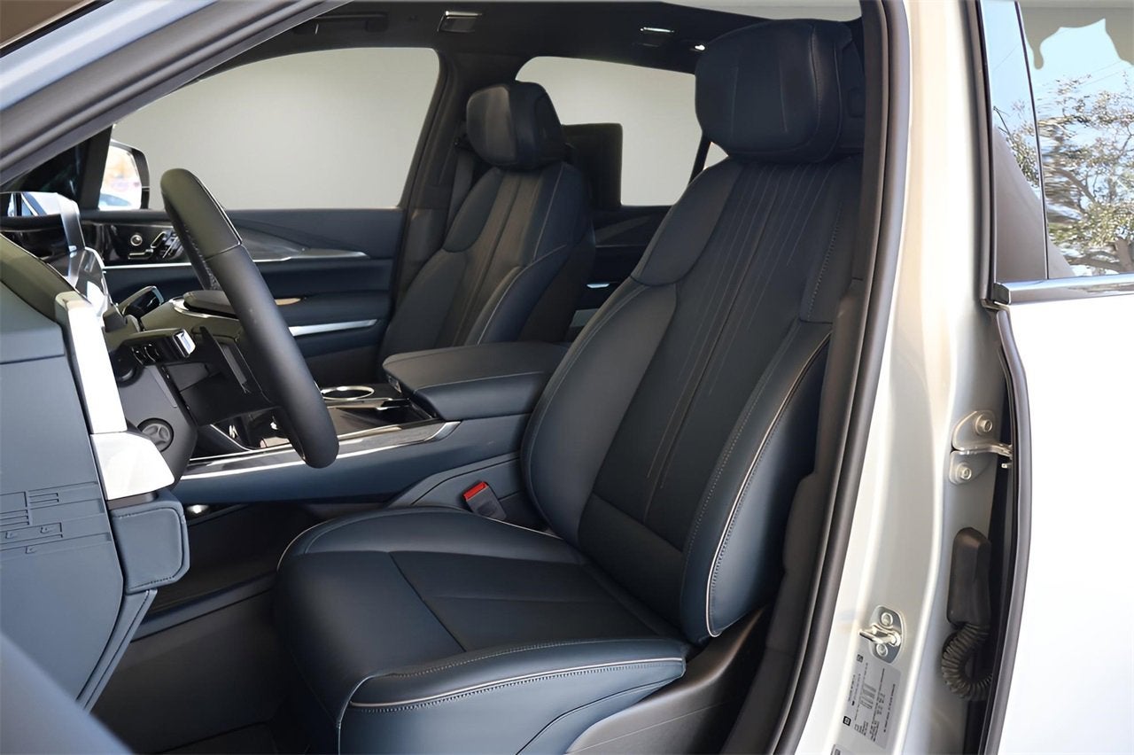 2025 Cadillac ESCALADE IQ Luxury 2