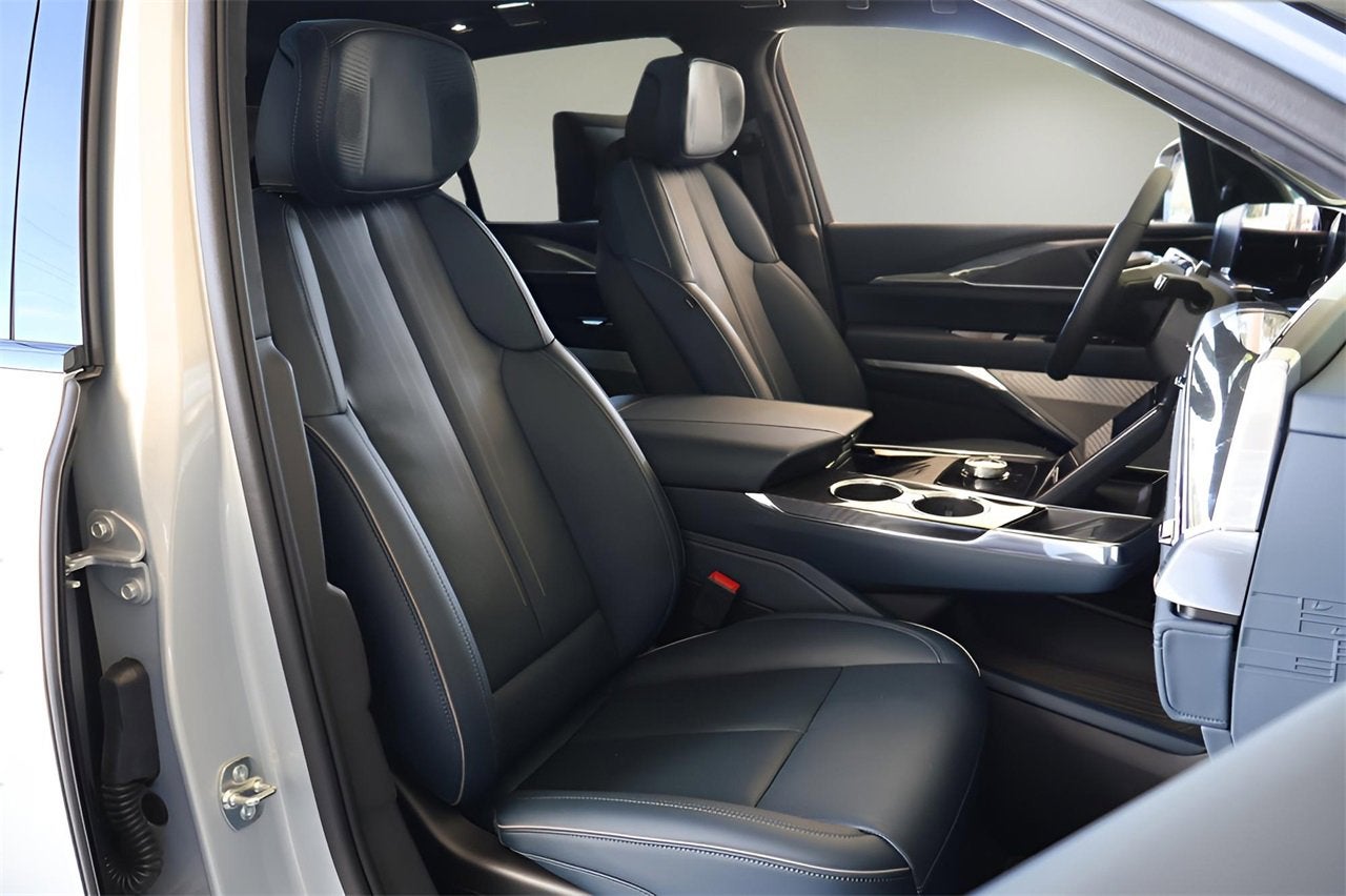 2025 Cadillac ESCALADE IQ Luxury 2