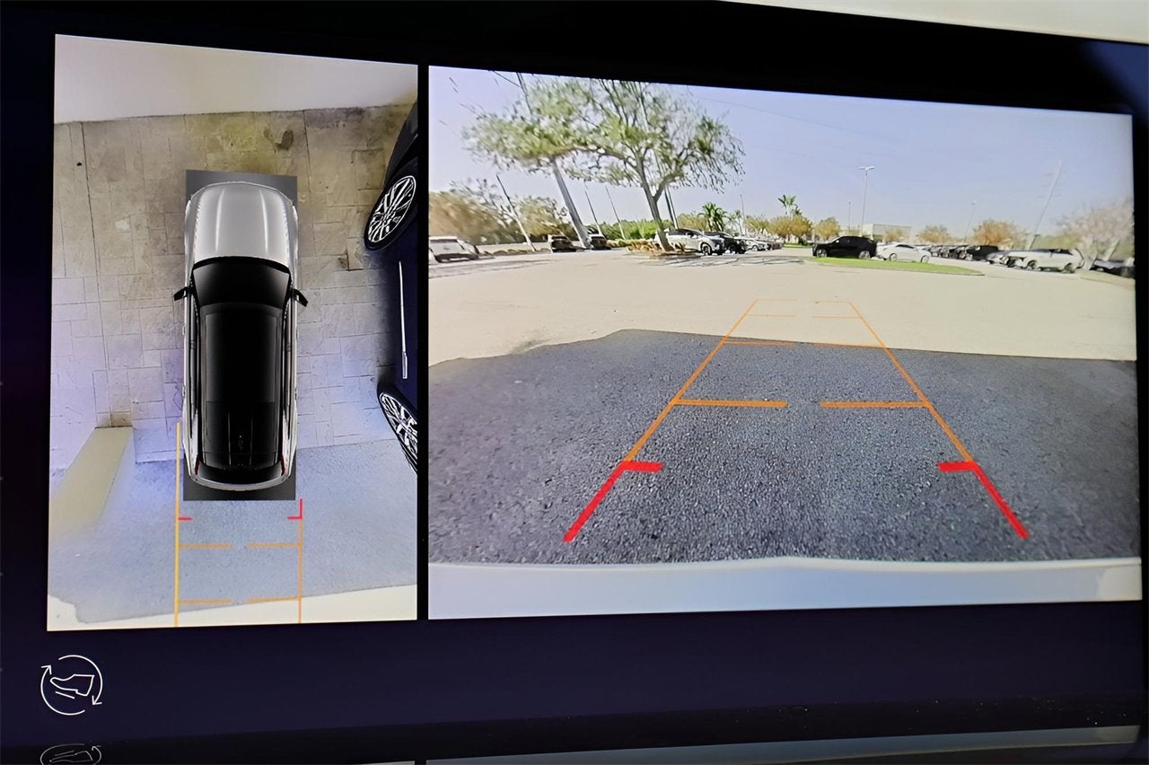 2025 Cadillac ESCALADE IQ Luxury 2