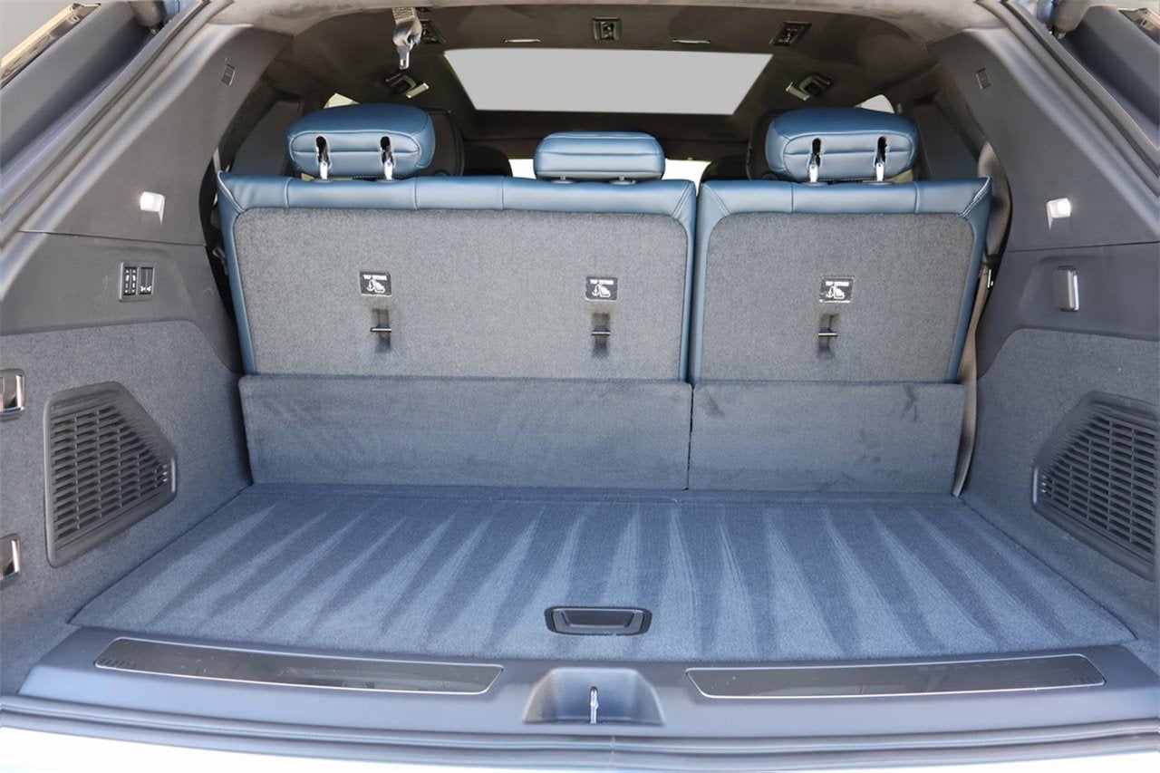 2025 Cadillac ESCALADE IQ Luxury 2