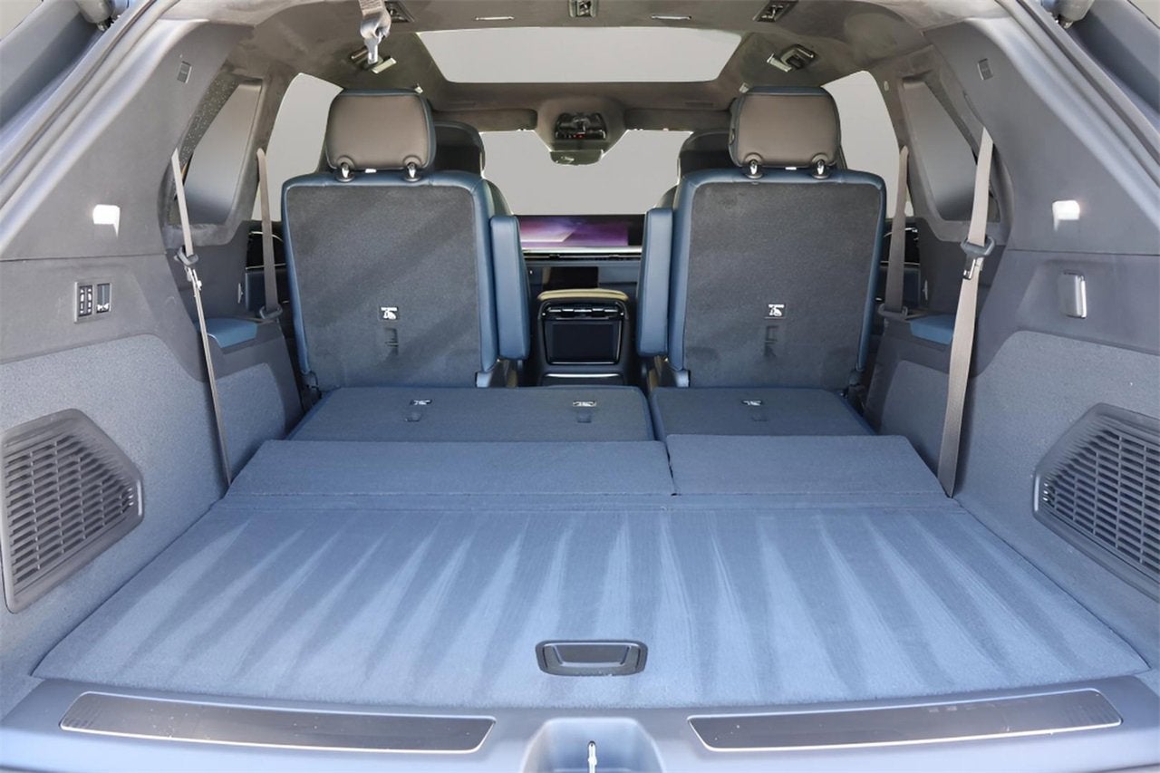 2025 Cadillac ESCALADE IQ Luxury 2