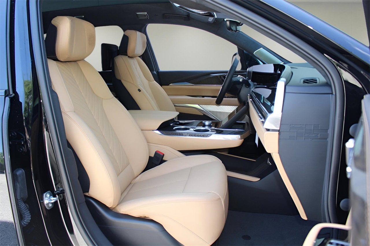 2025 Cadillac ESCALADE IQ Luxury 2