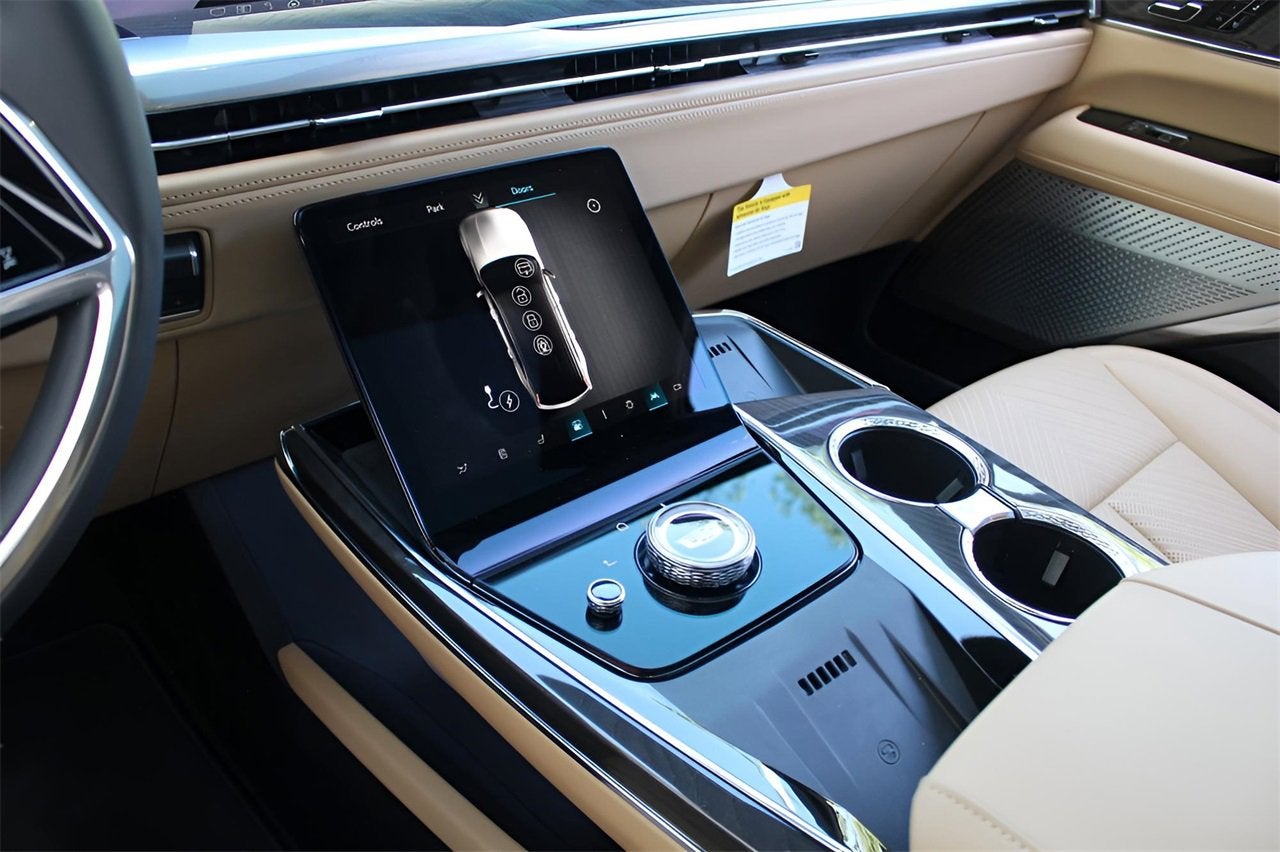 2025 Cadillac ESCALADE IQ Luxury 2