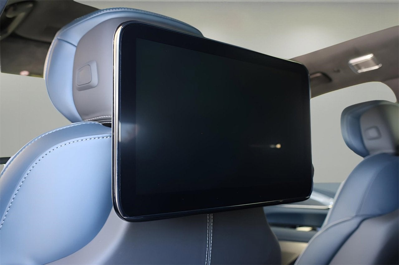 2025 Cadillac ESCALADE IQ Luxury 2