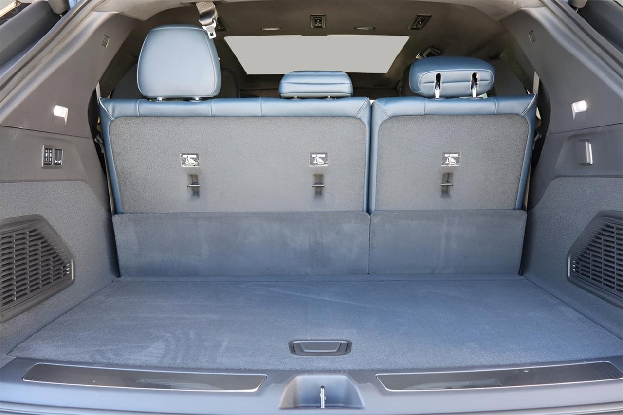 2025 Cadillac ESCALADE IQ Luxury 2