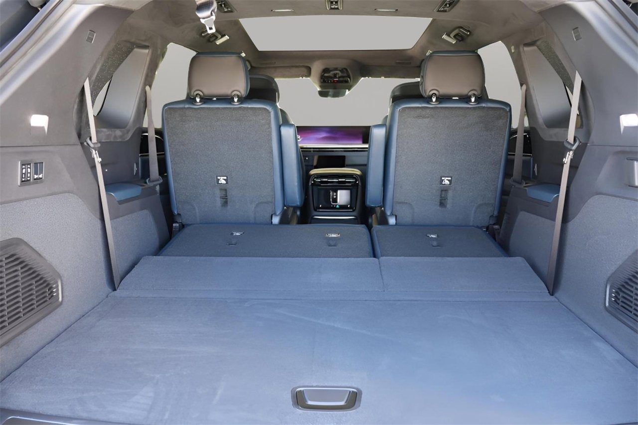 2025 Cadillac ESCALADE IQ Luxury 2