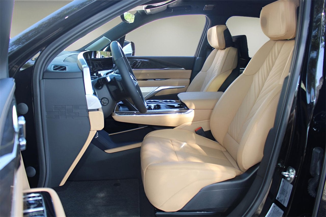 2025 Cadillac ESCALADE IQ Luxury 2