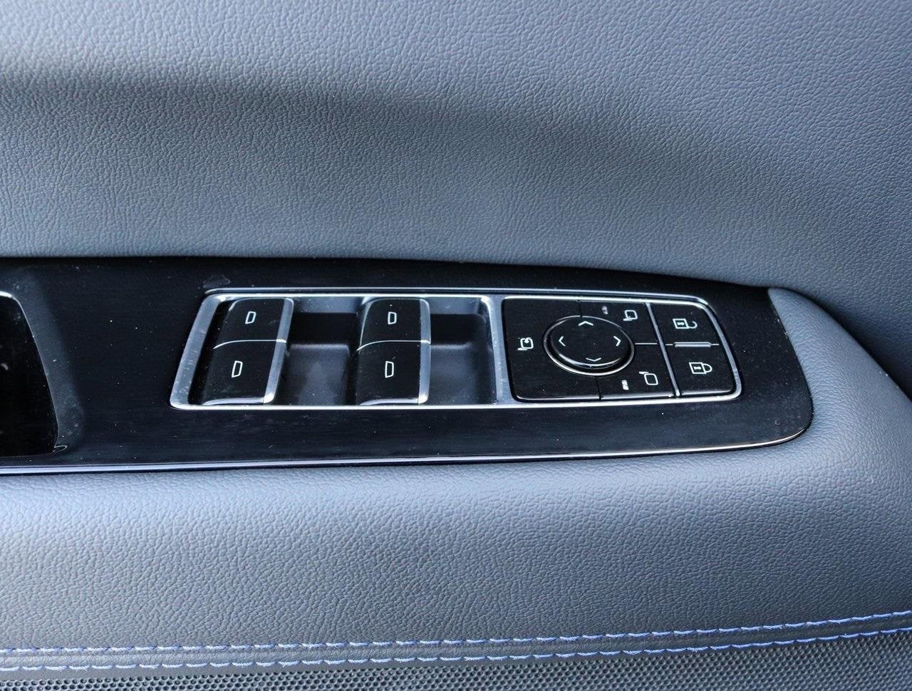 2025 Cadillac ESCALADE IQ Sport 1