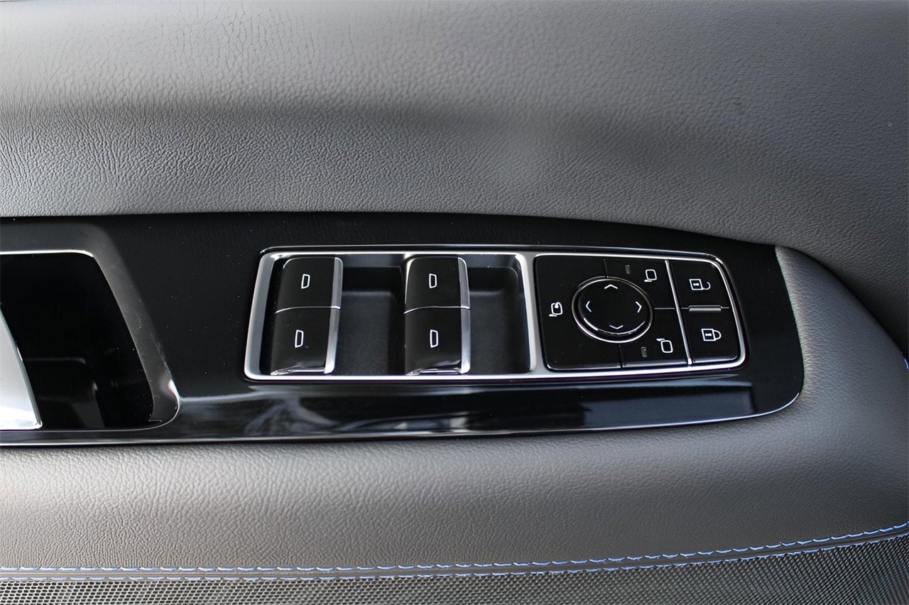 2025 Cadillac ESCALADE IQ Sport 1