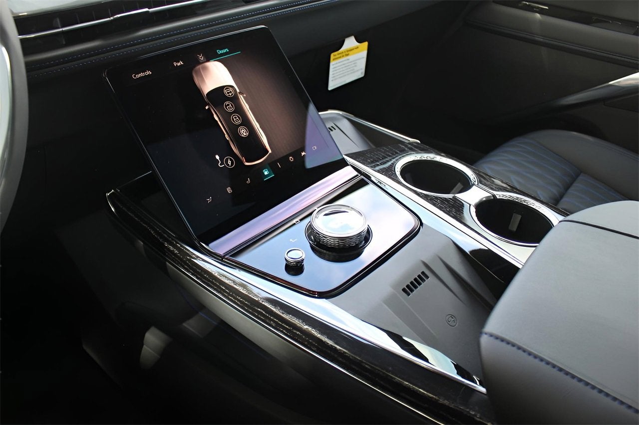 2025 Cadillac ESCALADE IQ Sport 1