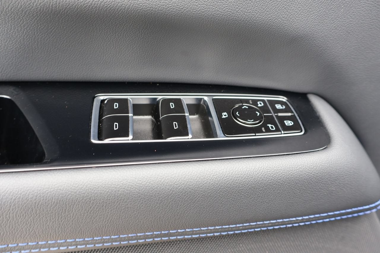 2025 Cadillac ESCALADE IQ Sport 1