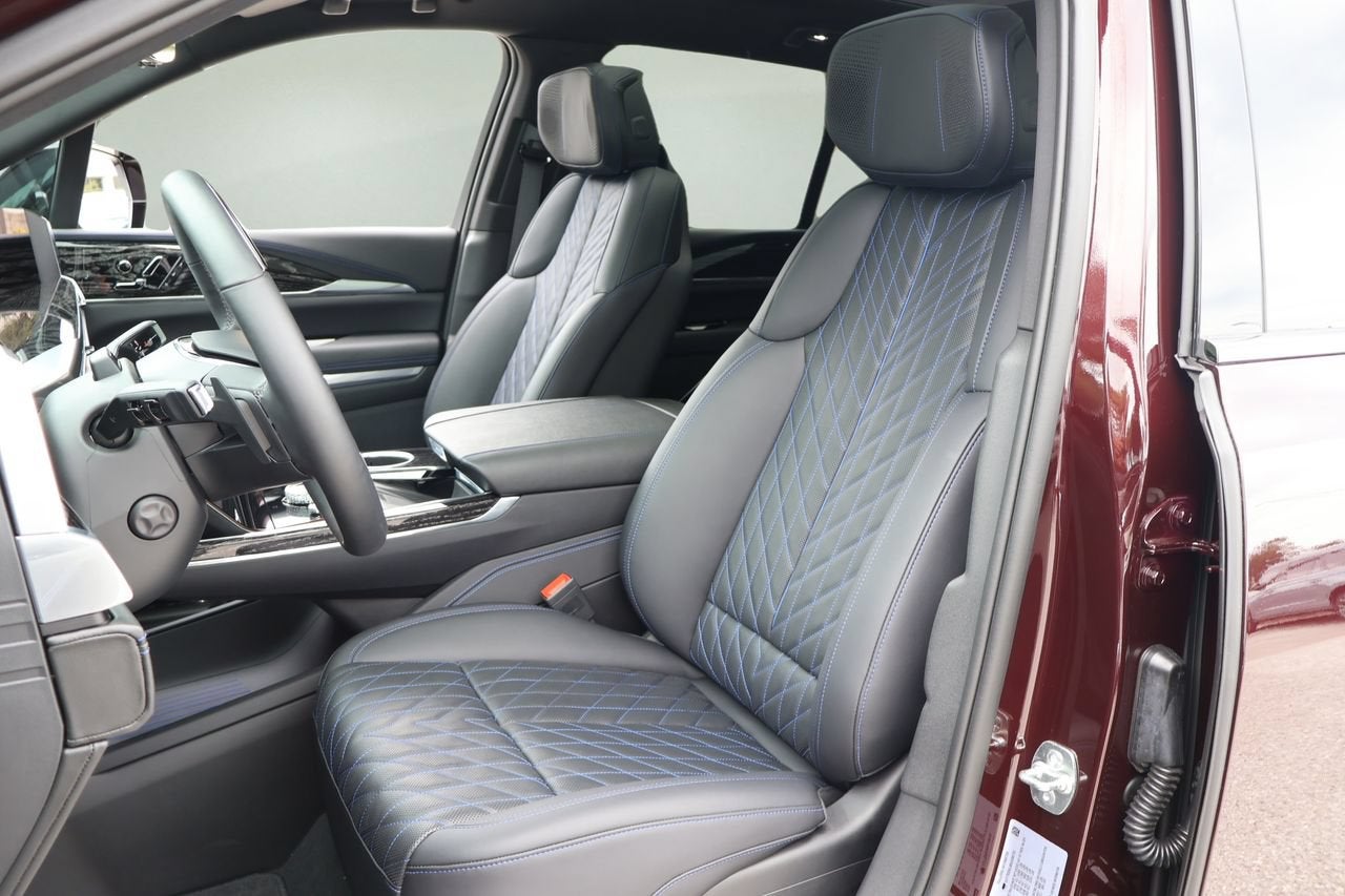 2025 Cadillac ESCALADE IQ Sport 1