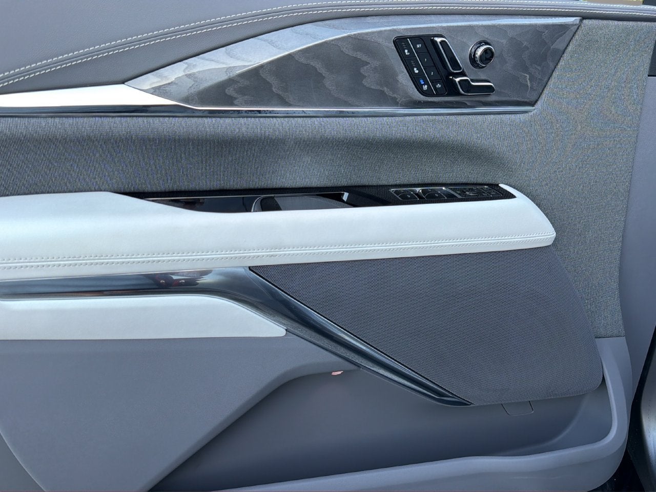 2026 Cadillac ESCALADE IQ Sport