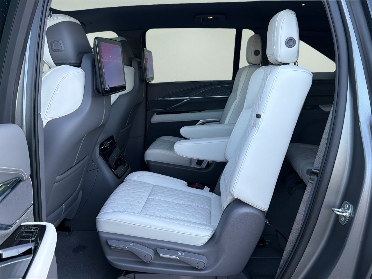 2026 Cadillac ESCALADE IQ Sport