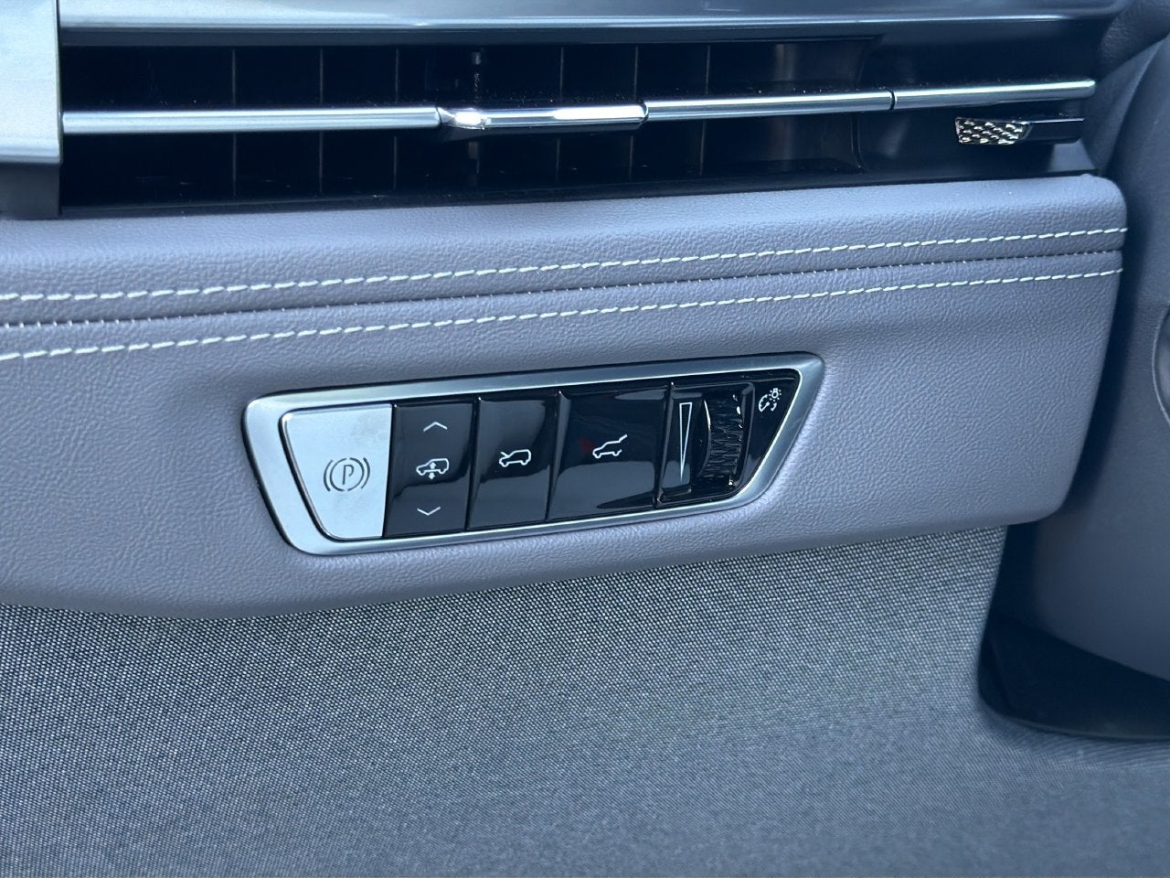 2026 Cadillac ESCALADE IQ Sport