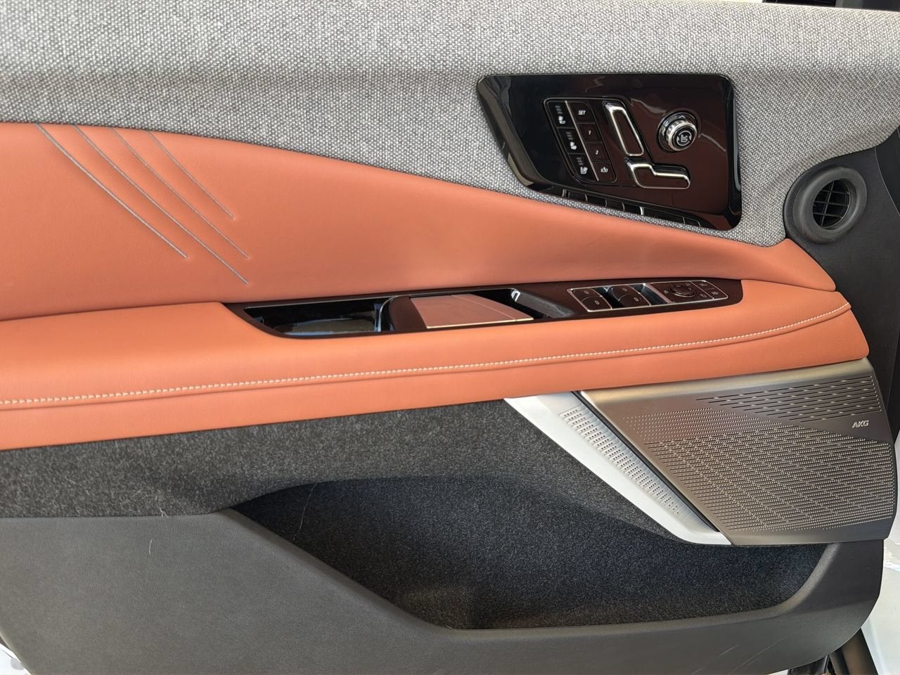 2027 Cadillac OPTIQ Premium Luxury