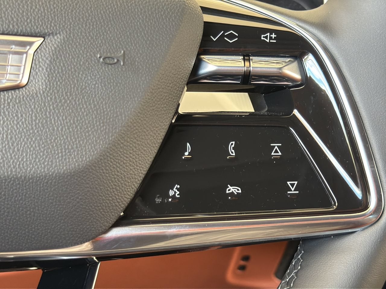 2027 Cadillac OPTIQ Premium Luxury