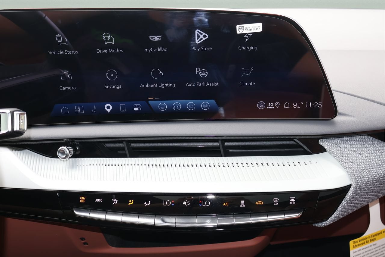 2027 Cadillac OPTIQ Premium Sport
