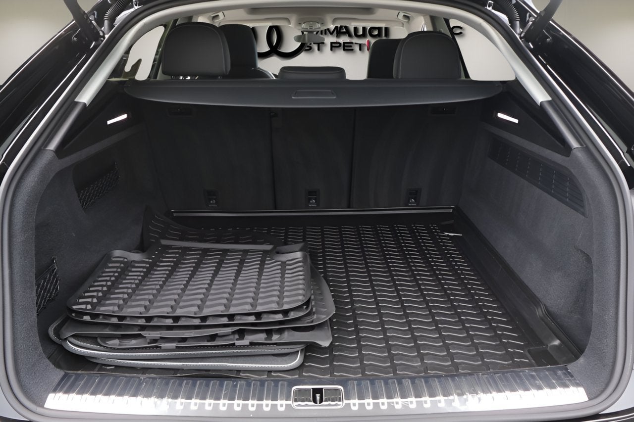 2023 Audi Q8 Premium