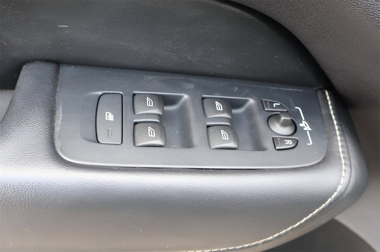 2018 Volvo XC60 R-Design