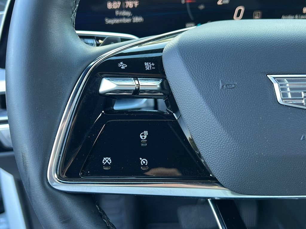 2025 Cadillac LYRIQ Luxury 1