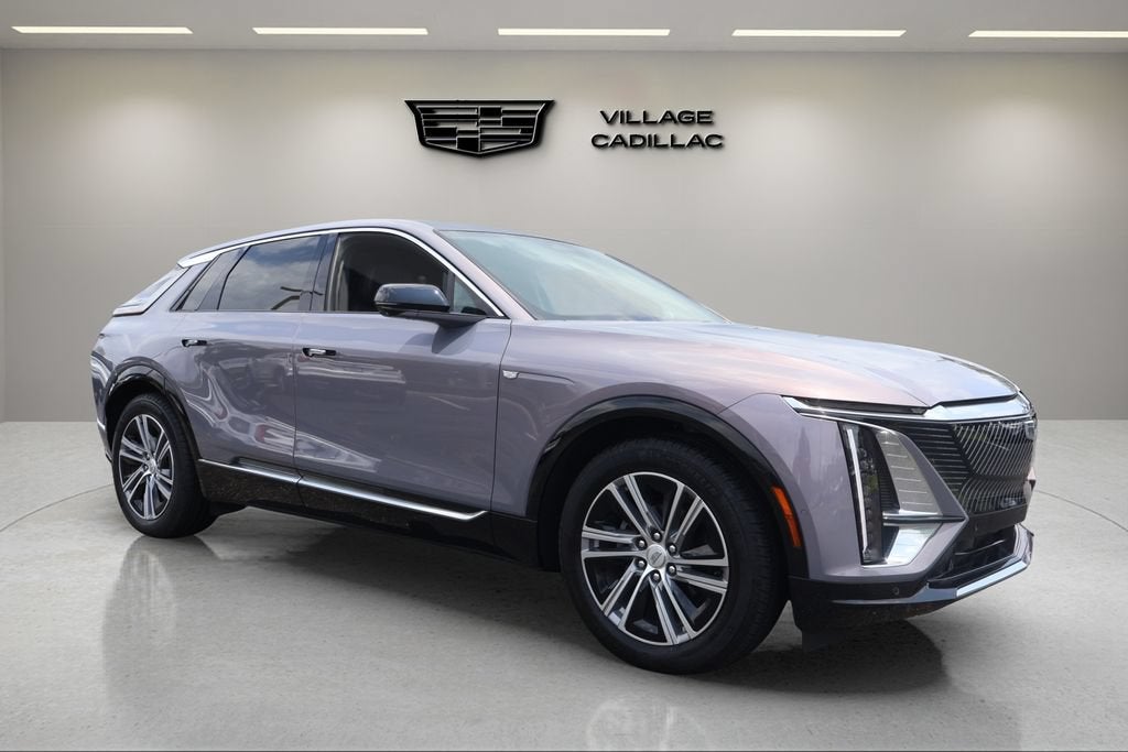 2024 Cadillac LYRIQ Luxury 1
