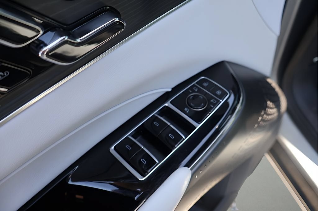 2024 Cadillac LYRIQ Sport 1