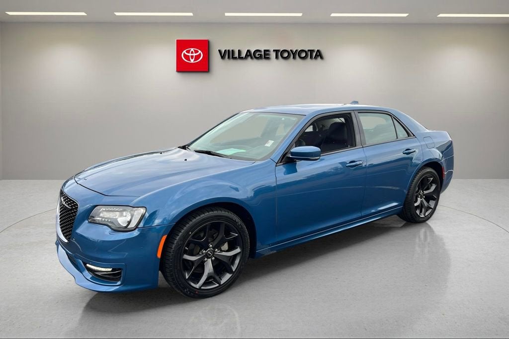 2023 Chrysler 300 Touring L