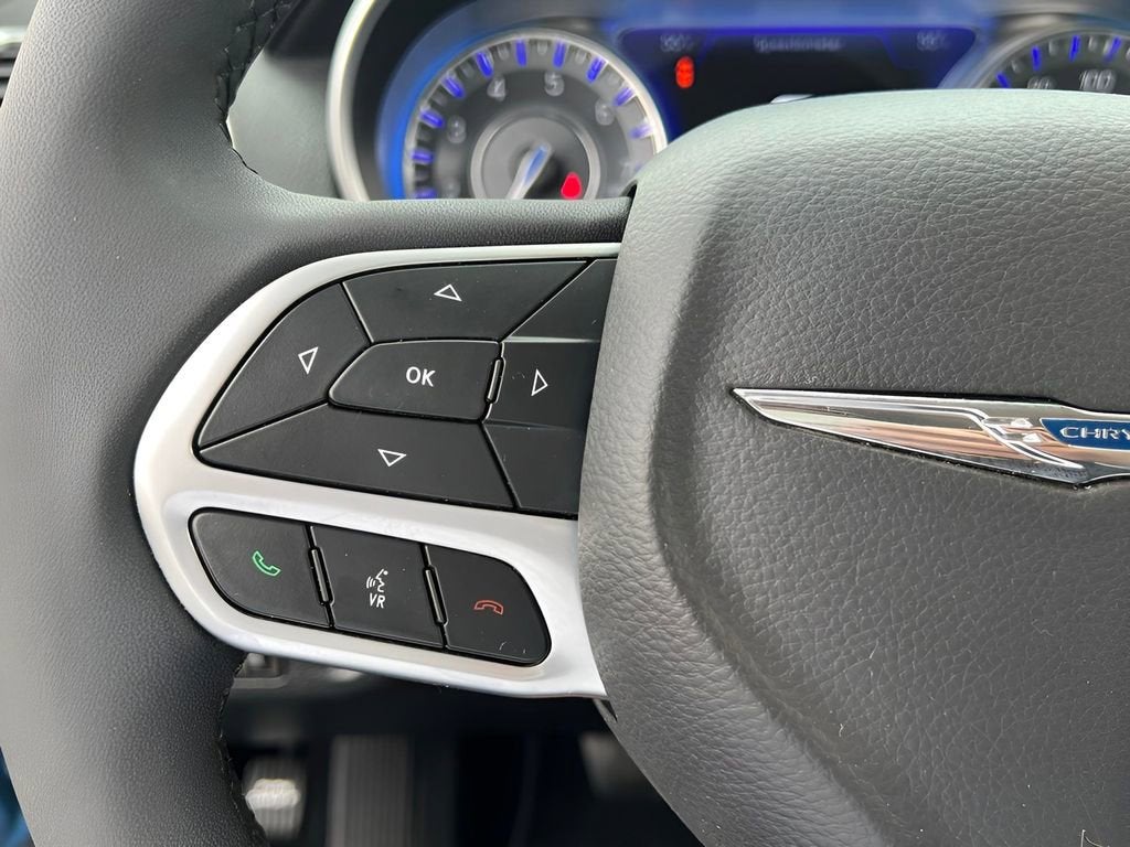 2023 Chrysler 300 Touring L