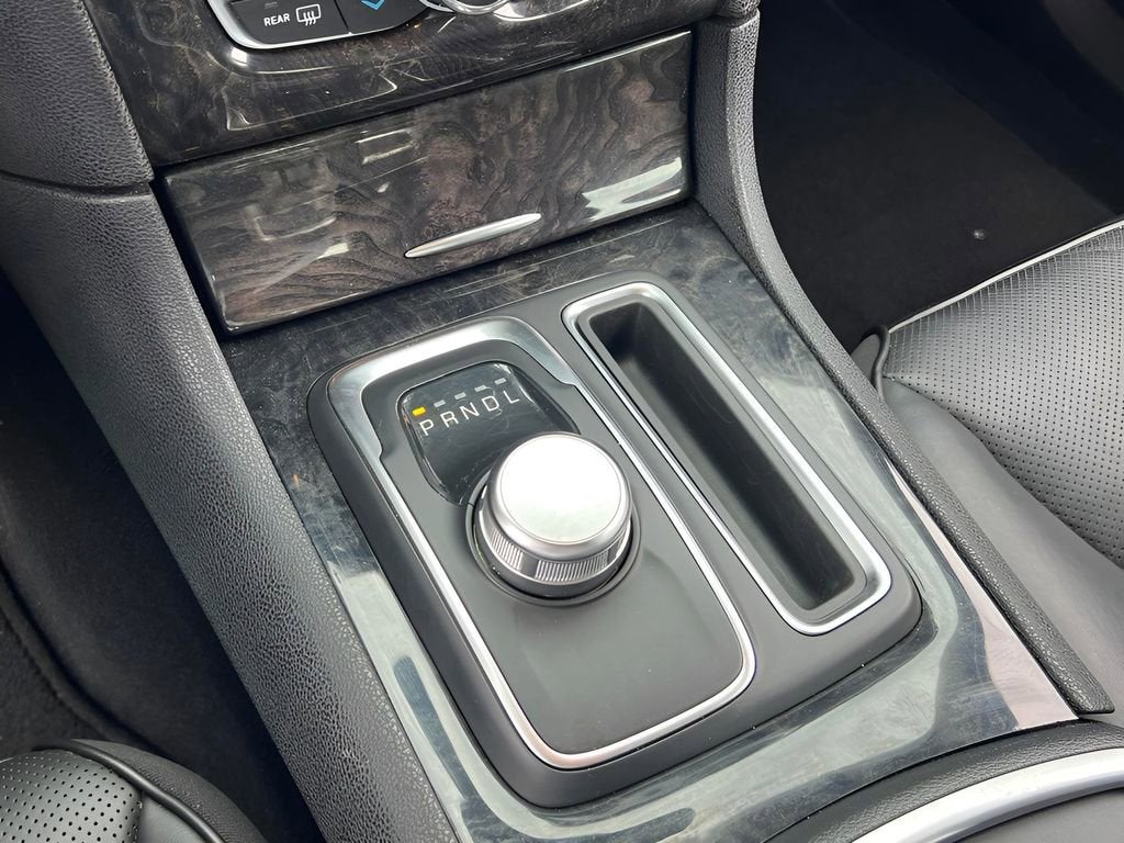 2023 Chrysler 300 Touring L