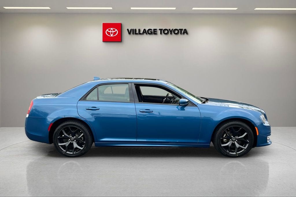 2023 Chrysler 300 Touring L