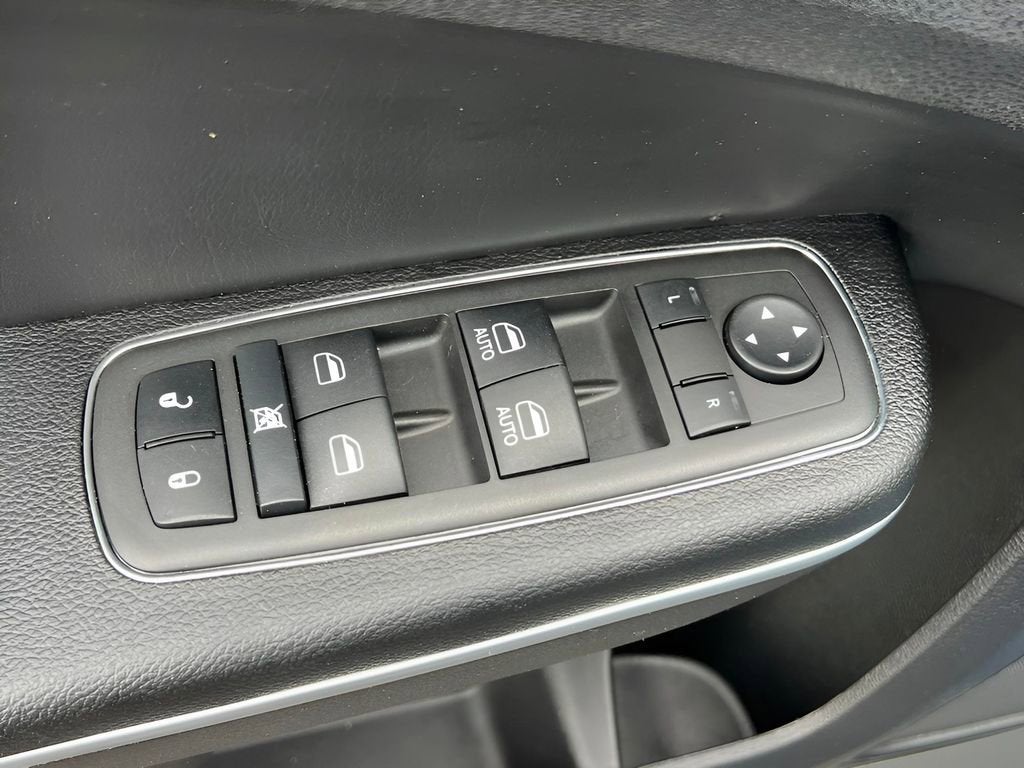 2023 Chrysler 300 Touring L