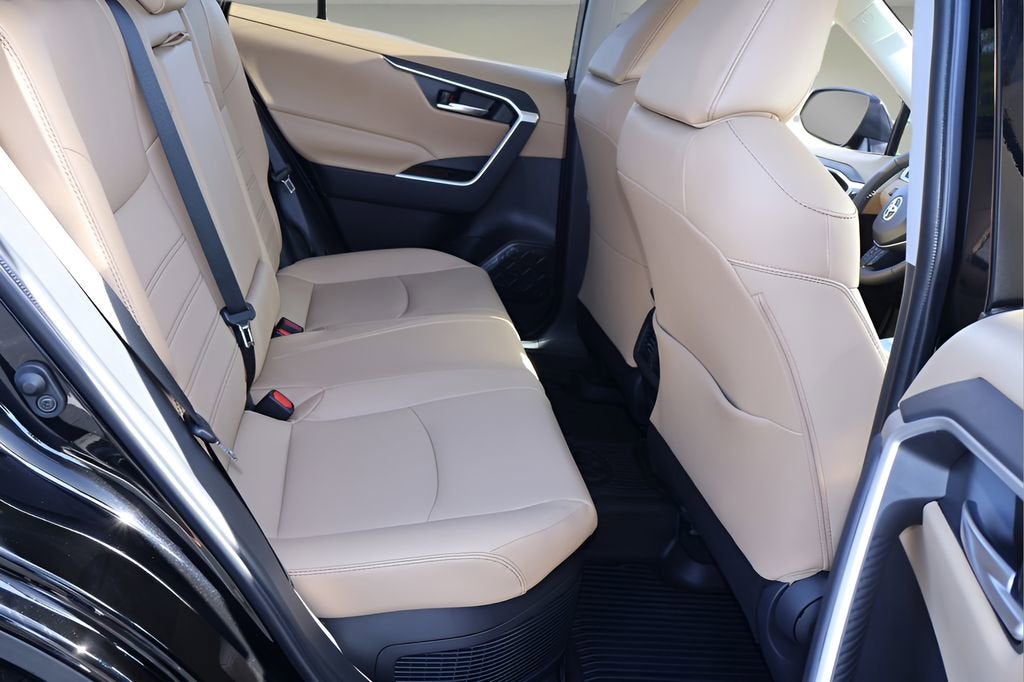 2025 Toyota RAV4 Hybrid XLE Premium