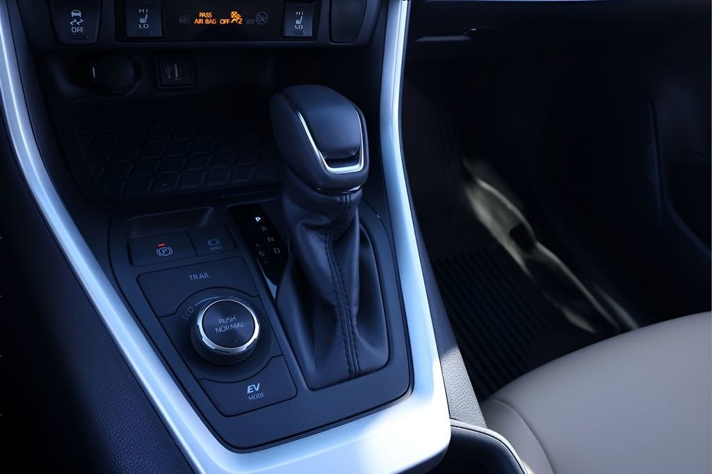 2025 Toyota RAV4 Hybrid XLE Premium