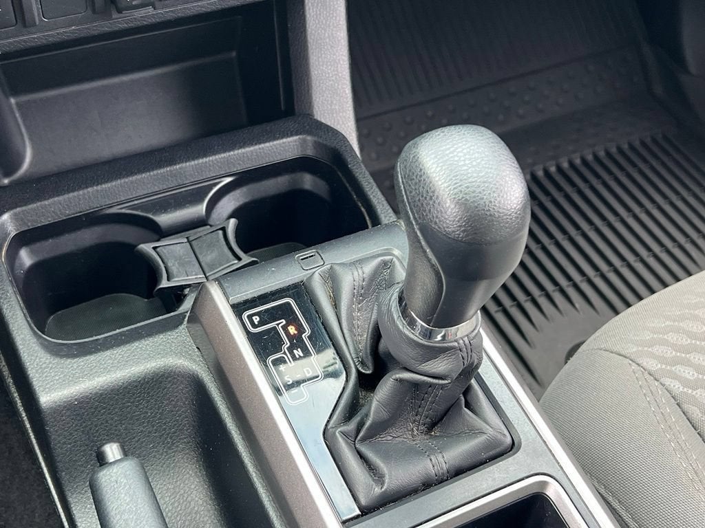 2022 Toyota Tacoma 2WD SR5