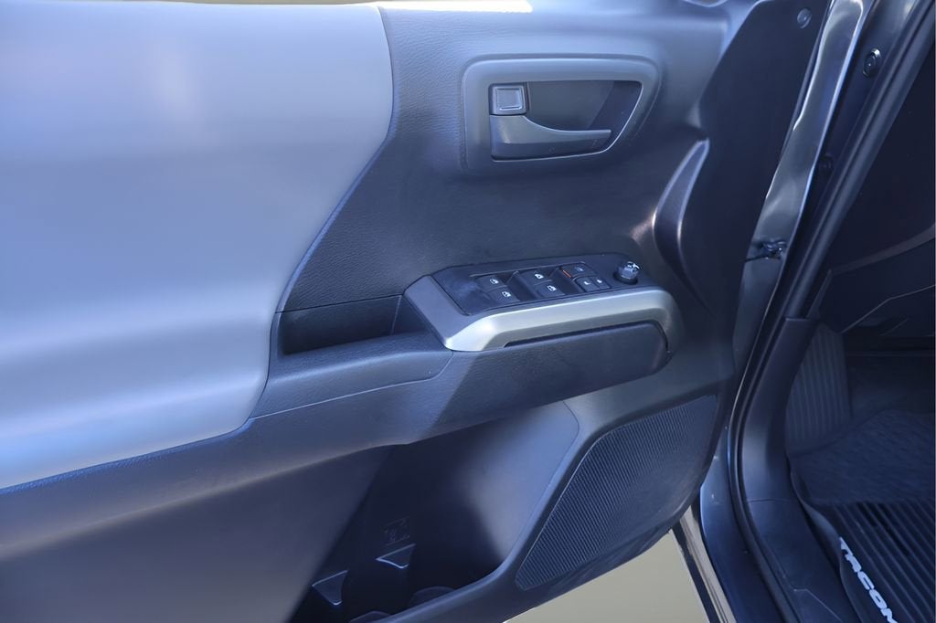 2020 Toyota Tacoma 2WD SR5