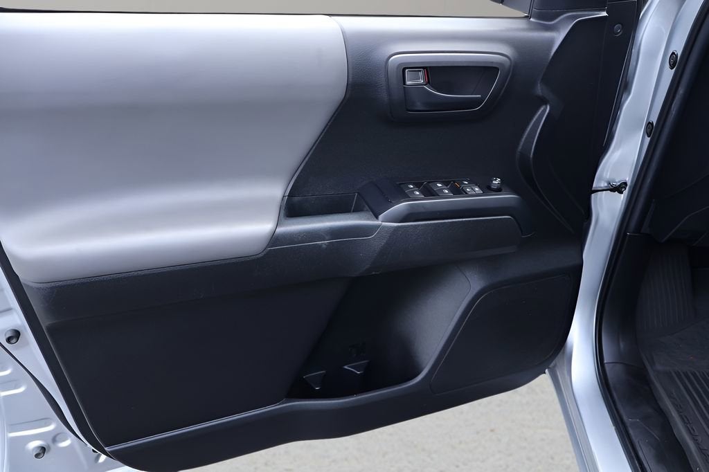 2022 Toyota Tacoma 2WD SR