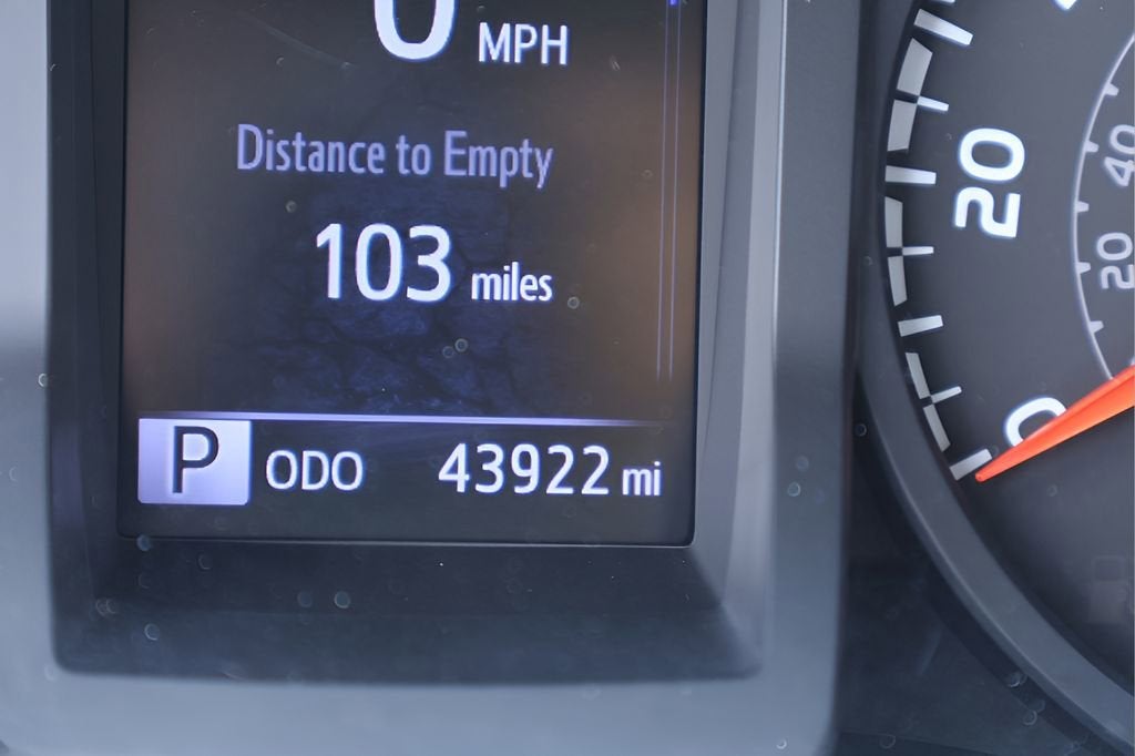 2022 Toyota Tacoma 2WD SR