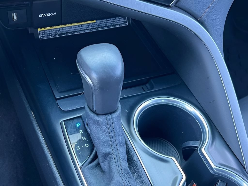 2020 Toyota Camry Hybrid XLE