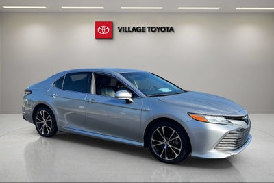 2020 Toyota Camry Hybrid XLE
