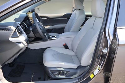 2024 Toyota Camry Hybrid XLE