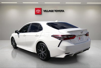 2022 Toyota Camry SE