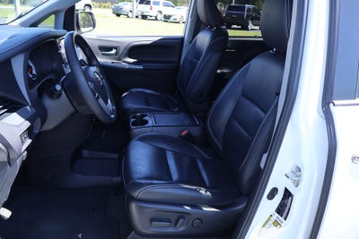 2019 Toyota Sienna SE