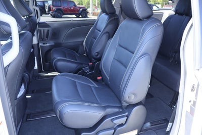 2019 Toyota Sienna SE