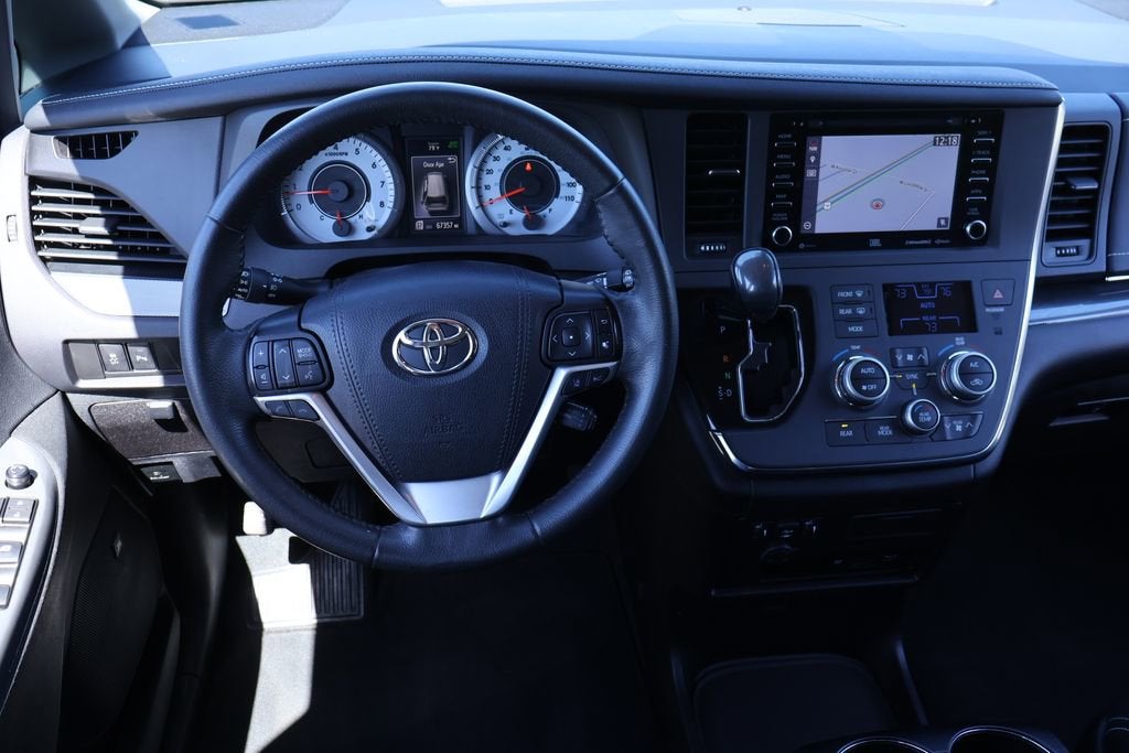2019 Toyota Sienna SE