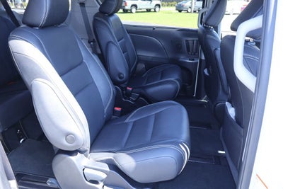 2019 Toyota Sienna SE