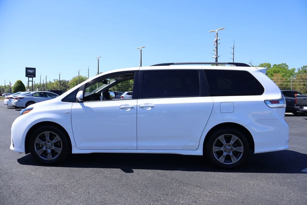 2019 Toyota Sienna SE