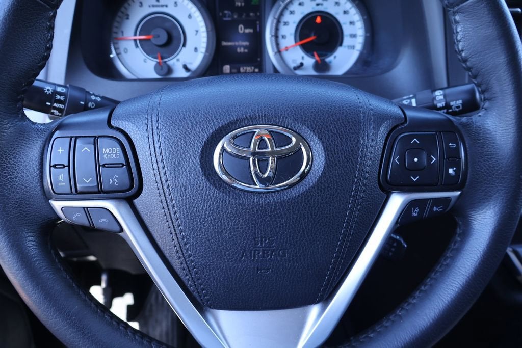 2019 Toyota Sienna SE