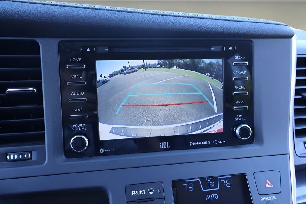 2019 Toyota Sienna SE