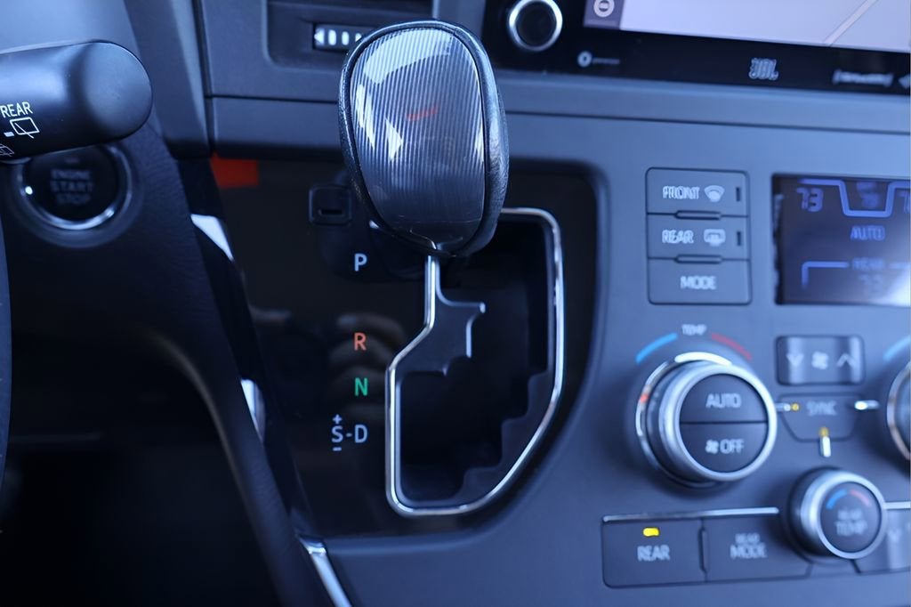 2019 Toyota Sienna SE